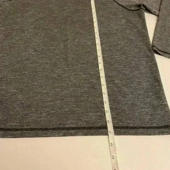 Nike Air Dry Fit Grey Activewear Long Sleeve Tee NWOT. Size M - Picture 5 of 7